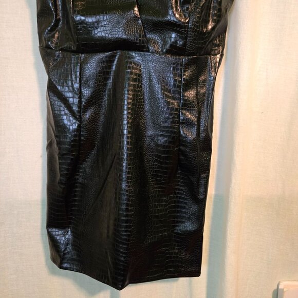 Black Faux Leather Crocodile Texture Sleeveless V-Neck Mini Dress Size Small - Picture 4 of 6